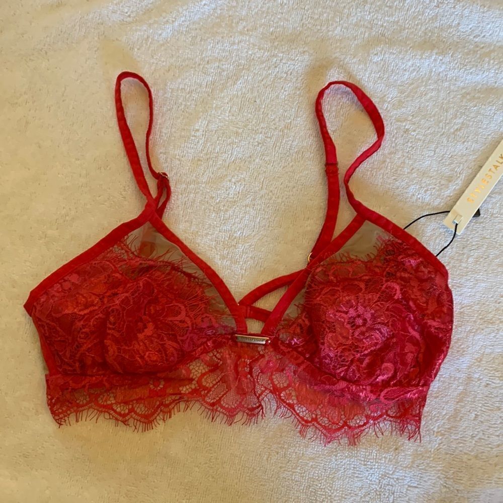 Stylestalker red lace bra Size XS NWT